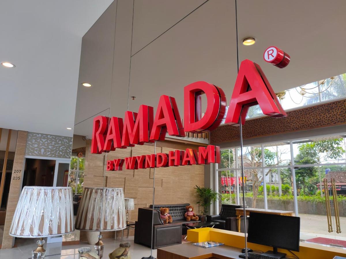 斯勒曼 Ramada By Wyndham Yogyakarta酒店 外观 照片