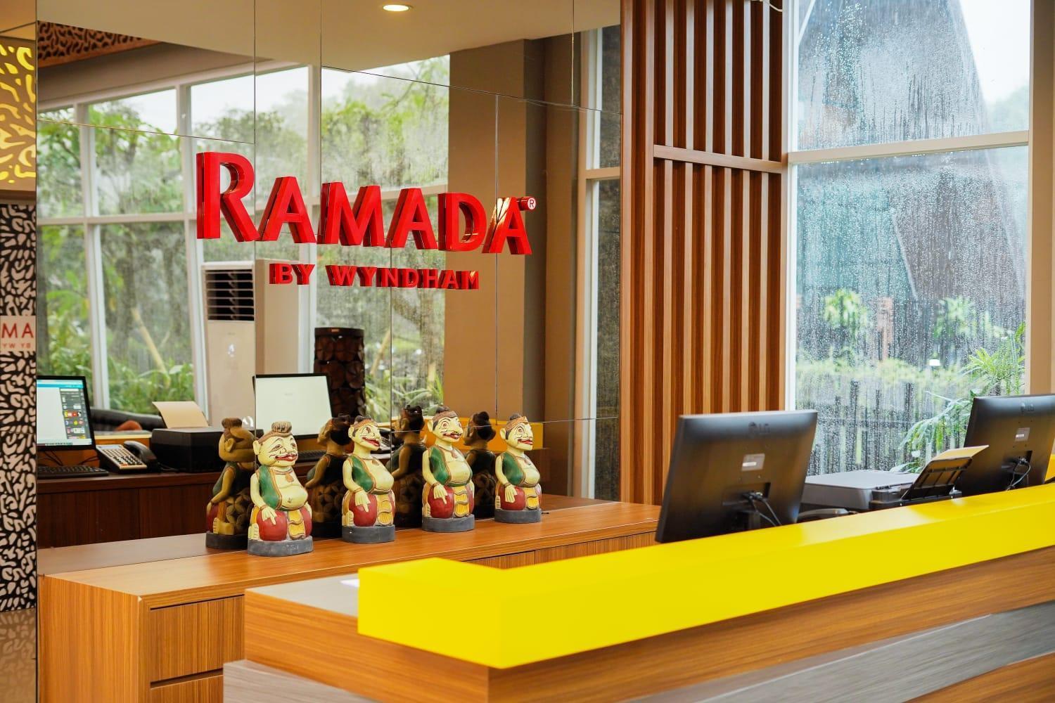 斯勒曼 Ramada By Wyndham Yogyakarta酒店 外观 照片