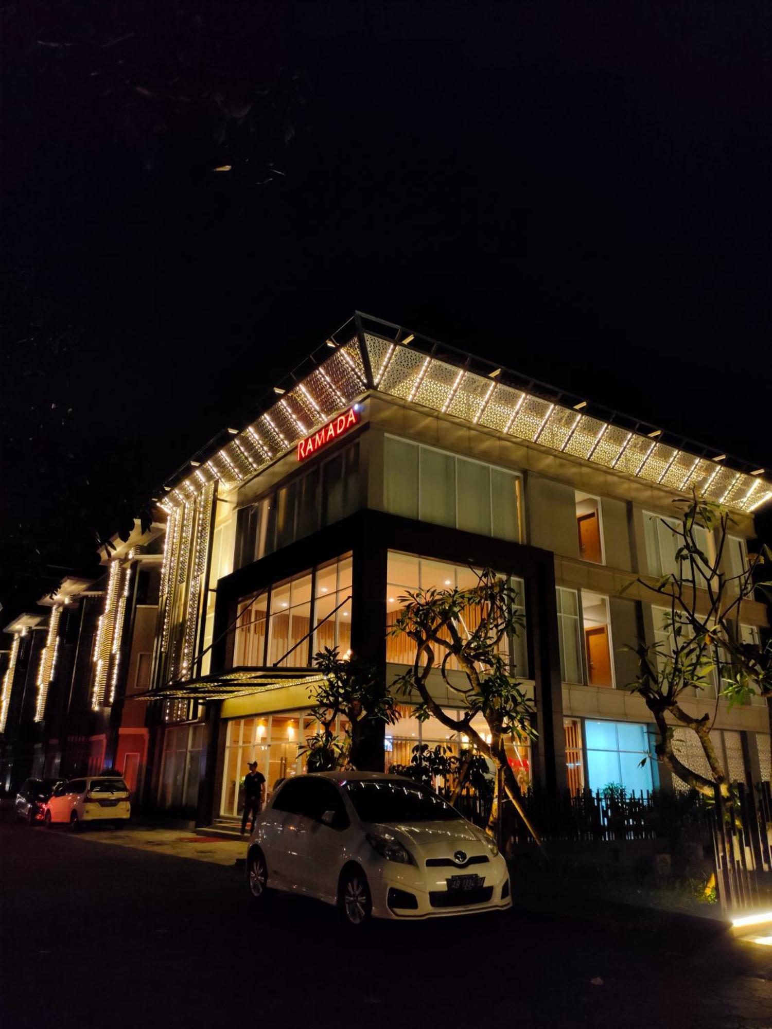 斯勒曼 Ramada By Wyndham Yogyakarta酒店 外观 照片